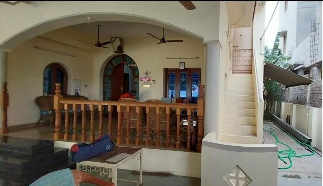 Bharathi Bhavanam カライクディ エクステリア 写真